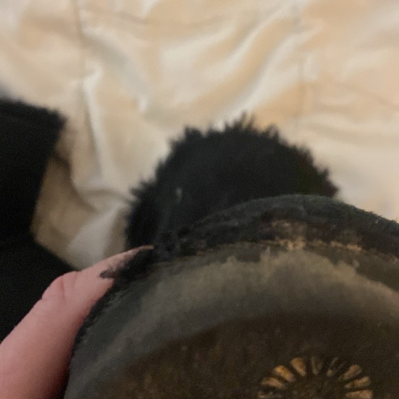 Ugg Short Boots - Picture 5 of 7